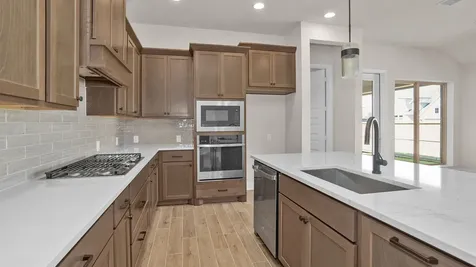 5702 Bobwhite Trail Manvel TX 77578
