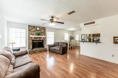 402 Hostetter Road New Waverly TX 77358