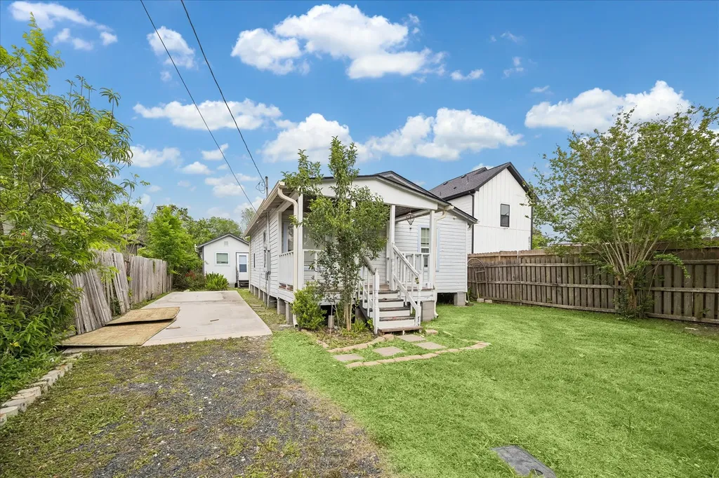 8525 Dosia Street Houston TX 77051