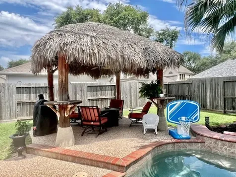 105 Laguna Pointe Drive League City TX 77573