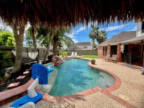 105 Laguna Pointe Drive League City TX 77573