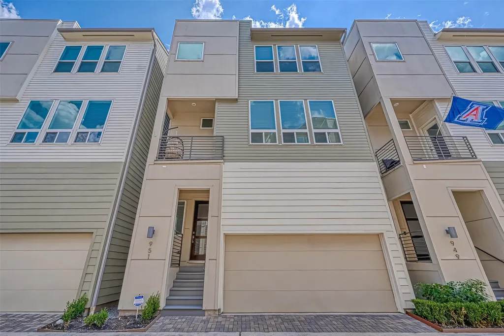 951 W 17th Street Houston TX 77008