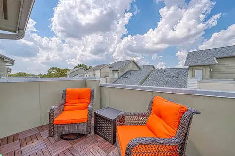 951 W 17th Street Houston TX 77008