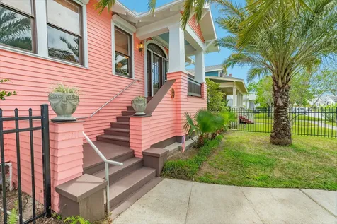 3911 Avenue R 1/2 Galveston TX 77550