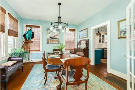 3911 Avenue R 1/2 Galveston TX 77550