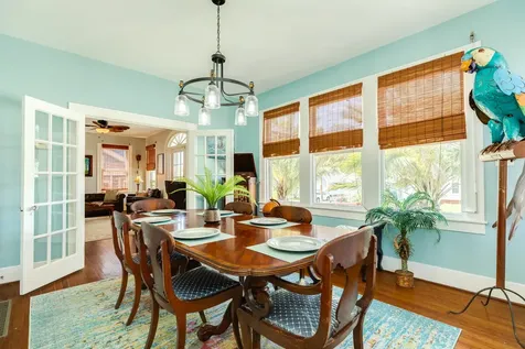 3911 Avenue R 1/2 Galveston TX 77550
