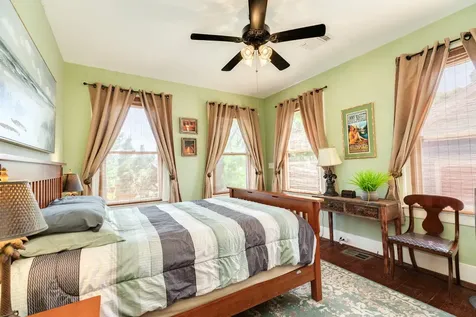 3911 Avenue R 1/2 Galveston TX 77550