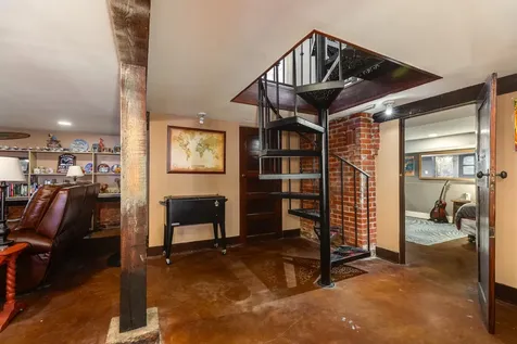 3911 Avenue R 1/2 Galveston TX 77550