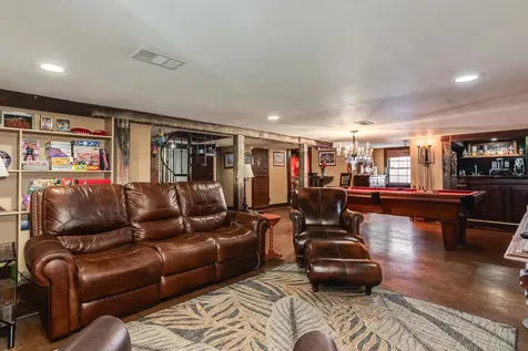 3911 Avenue R 1/2 Galveston TX 77550