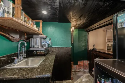3911 Avenue R 1/2 Galveston TX 77550