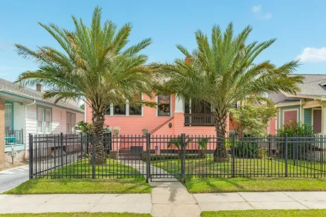 3911 Avenue R 1/2 Galveston TX 77550