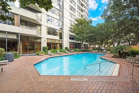 15 Greenway Plaza 25j Houston TX 77046