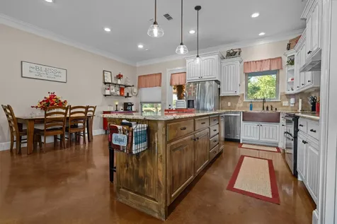 150 Private Road 6421 Palestine TX 75803