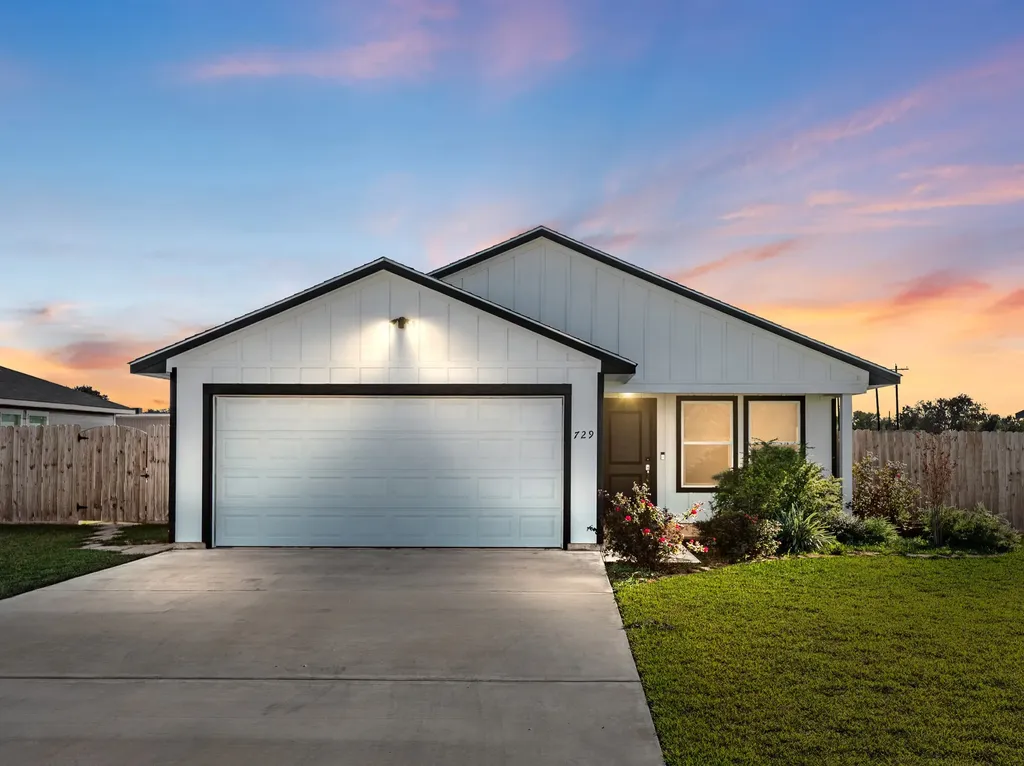 729 Flycatcher Drive Palacios TX 77465