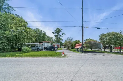 16032 1/2 Ridlon Street Channelview TX 77530
