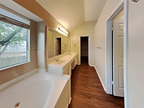 2218 Laurel Oaks Drive Houston TX 77014