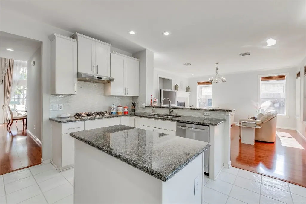 5914 Saber River Sugar Land TX 77479
