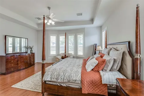 5914 Saber River Sugar Land TX 77479