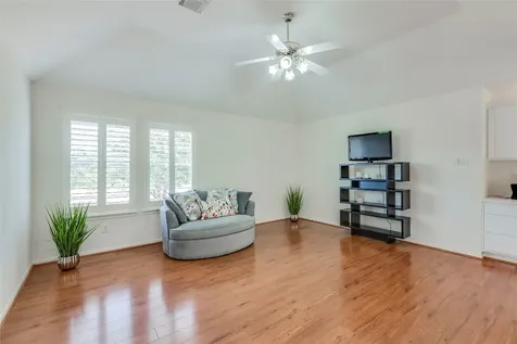 5914 Saber River Sugar Land TX 77479