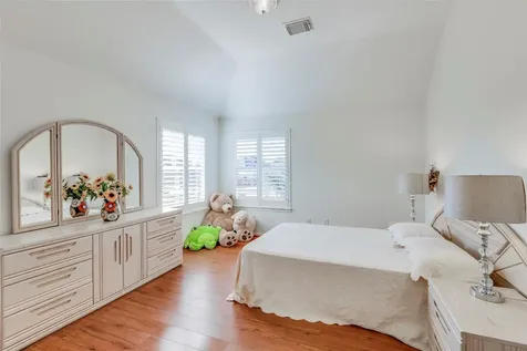 5914 Saber River Sugar Land TX 77479