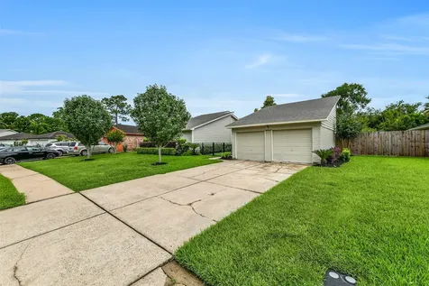 5206 Appleblossom Lane Friendswood TX 77546