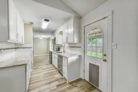 5206 Appleblossom Lane Friendswood TX 77546