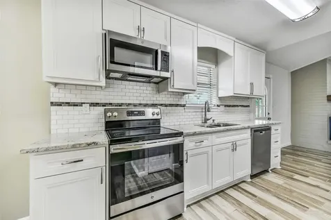 5206 Appleblossom Lane Friendswood TX 77546