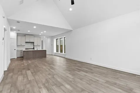 5219 Getty Lane Iowa Colony TX 77583