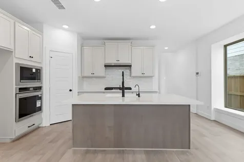 5219 Getty Lane Iowa Colony TX 77583