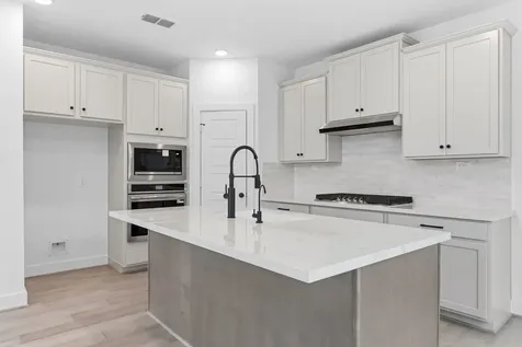 5219 Getty Lane Iowa Colony TX 77583