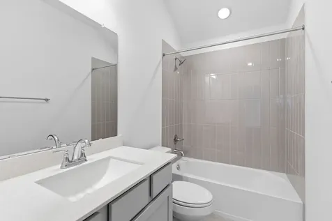 5219 Getty Lane Iowa Colony TX 77583