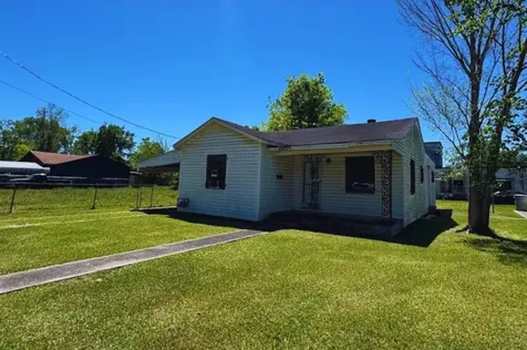 3285 Texas Street Beaumont TX 77703
