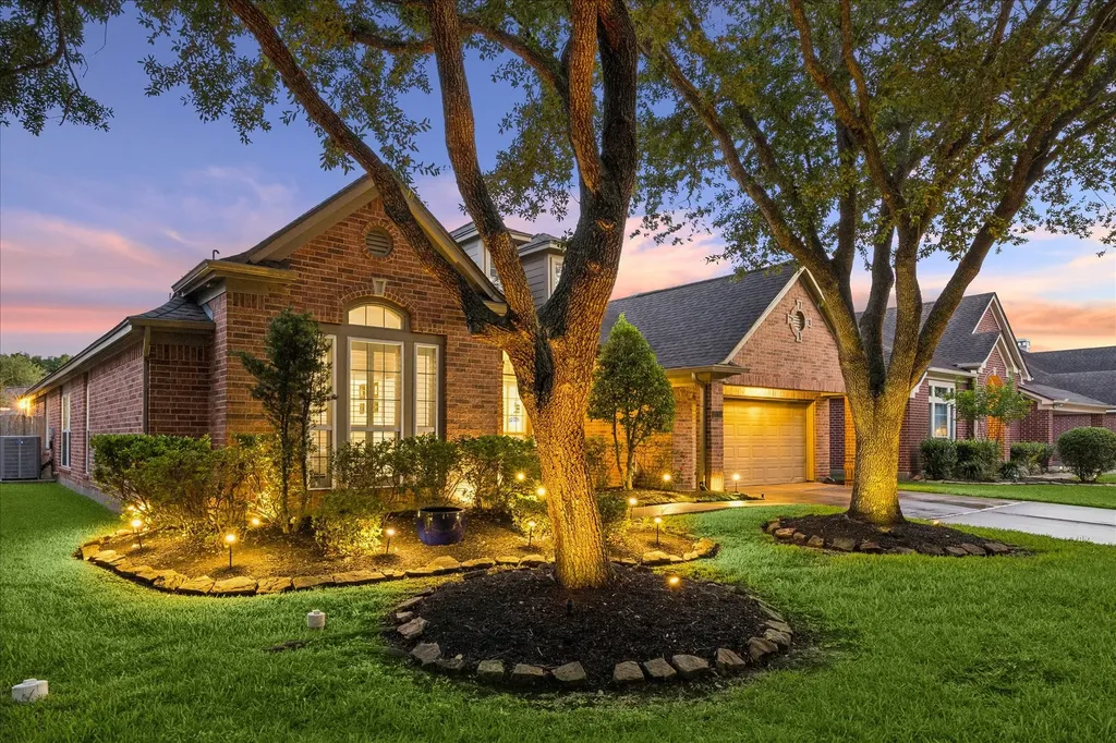 3114 Red Maple Drive Friendswood TX 77546