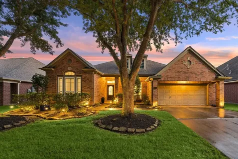3114 Red Maple Drive Friendswood TX 77546