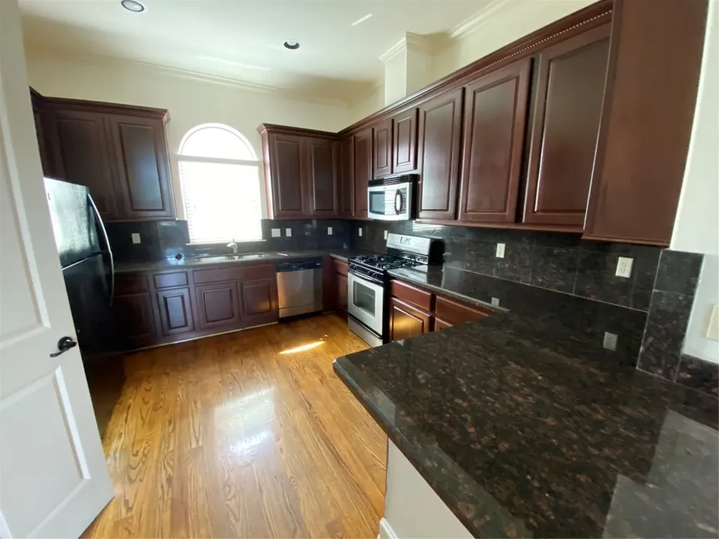 6353 Richmond Avenue 124 Houston TX 77057