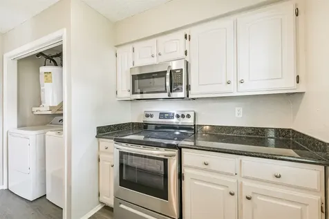 5646 Birchmont Drive 11 Houston TX 77091