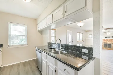 5646 Birchmont Drive 11 Houston TX 77091