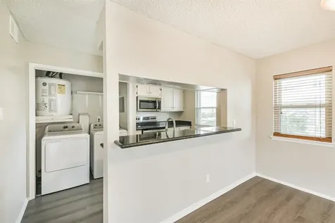 5646 Birchmont Drive 11 Houston TX 77091
