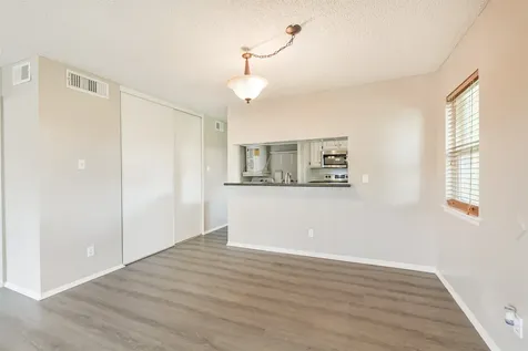 5646 Birchmont Drive 11 Houston TX 77091