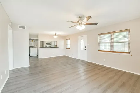 5646 Birchmont Drive 11 Houston TX 77091
