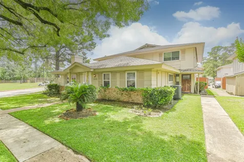 5646 Birchmont Drive 11 Houston TX 77091