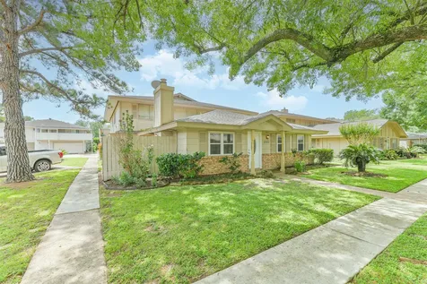 5646 Birchmont Drive 11 Houston TX 77091