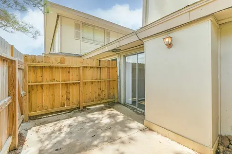 5646 Birchmont Drive 11 Houston TX 77091