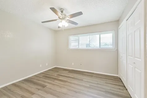 5646 Birchmont Drive 11 Houston TX 77091
