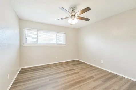 5646 Birchmont Drive 11 Houston TX 77091