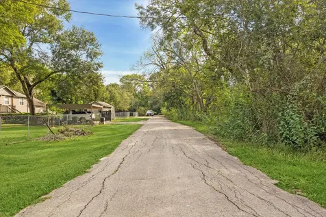 12 Cleo Street Pearland TX 77581