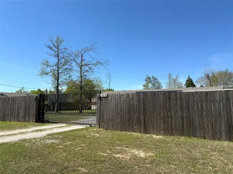 485 County Road 5006 Cleveland TX 77327