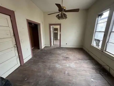 509 N Waggoner Street Electra TX 76360