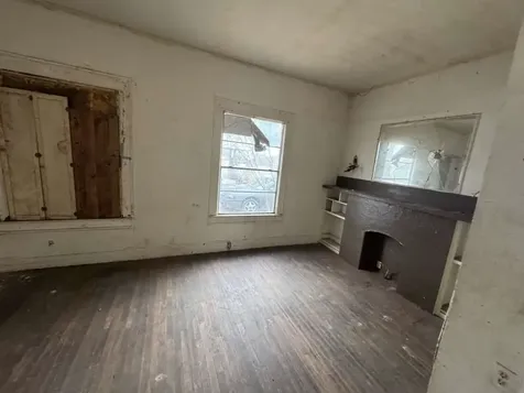509 N Waggoner Street Electra TX 76360