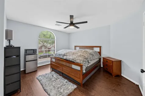 4219 Glenchase Lane Houston TX 77014